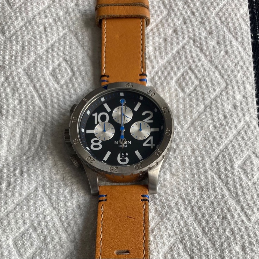 Nixon unisex watch.